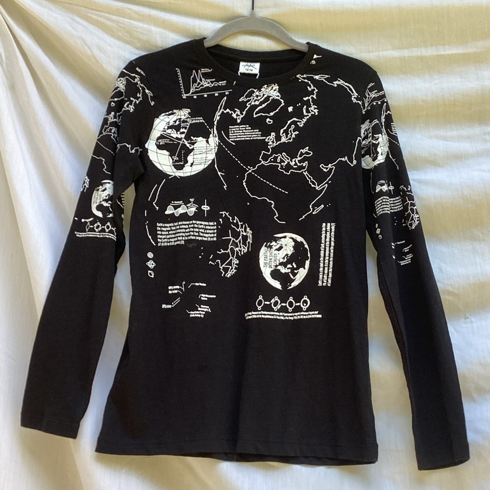 Astro NWT black geology graphic long sleeve casual top, size 12-14